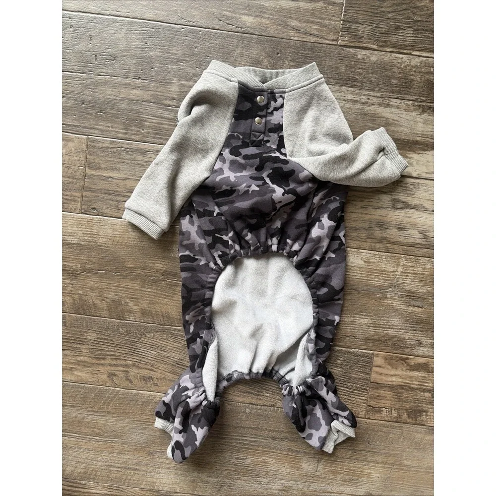 Canada Pooch Frosty Fleece‎ Sweatsuit Grey Camo Sweatshirt Sweater Size 20